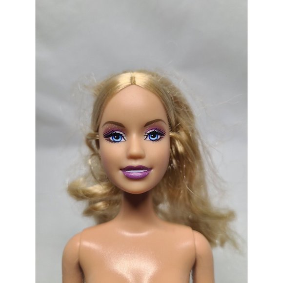 Barbie Island Princess Rosella Body Swapped - Picture 2 of 6